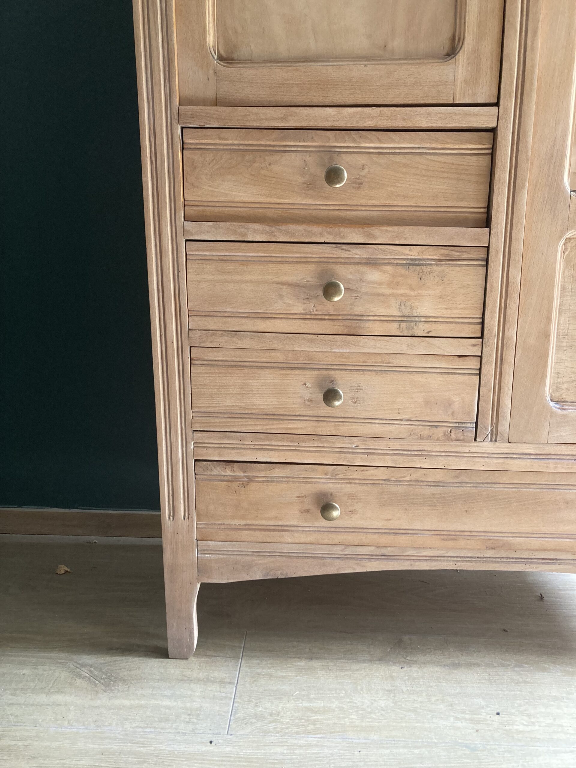 Armoire parisienne d'hôtel – Image 5